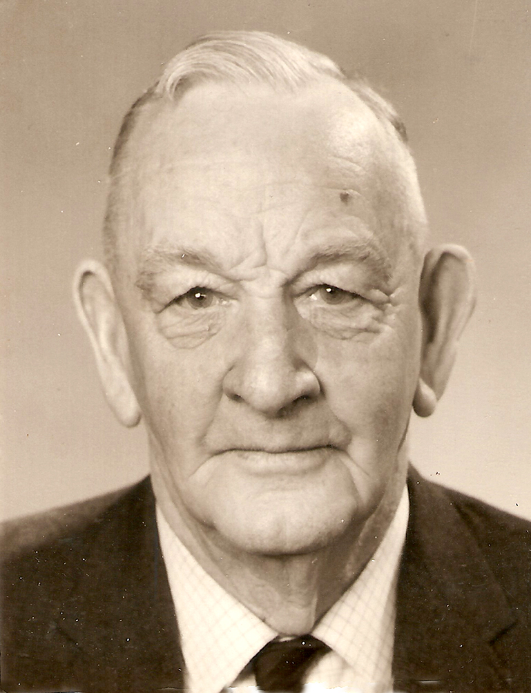 Photo of photos/Ivo Harold McLennan portrait abt 1970